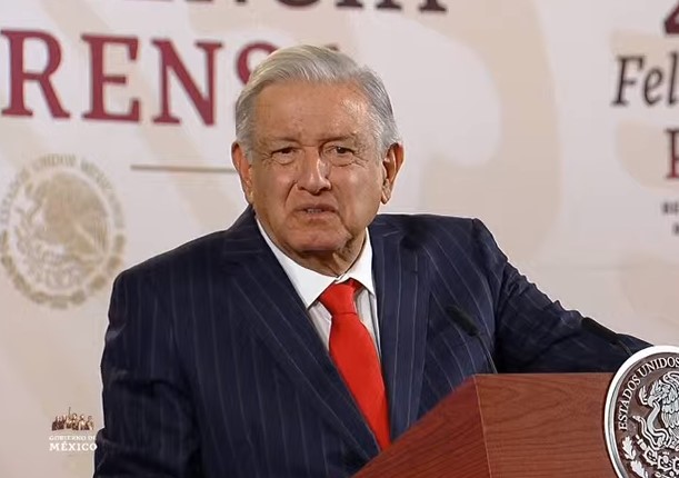 AMLO lanza petición a normalistas de Ayotzinapa tras destrozos en Fiscalía de Guerrero: “No abusen”