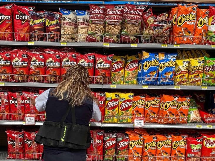 ¡Contra las papitas! California prohibiría la comida chatarra en escuelas… por esta razón