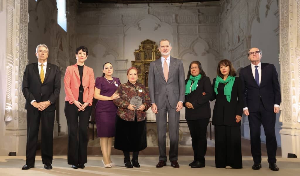 El rey de España, Felipe VI premia a buscadoras de Jalisco