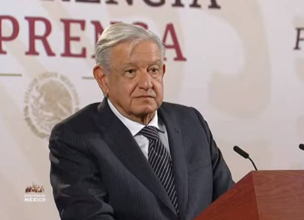 AMLO anuncia aumento salarial para maestros de educación básica; esto incrementará su sueldo