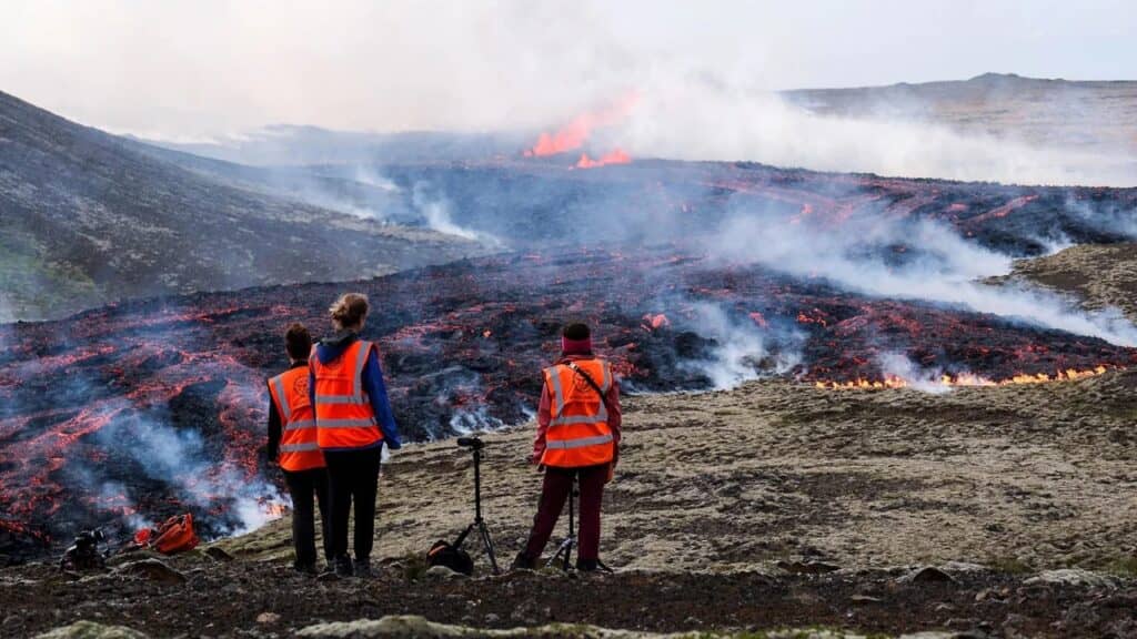 Autoridades de Islandia dan por terminada erupción volcánica