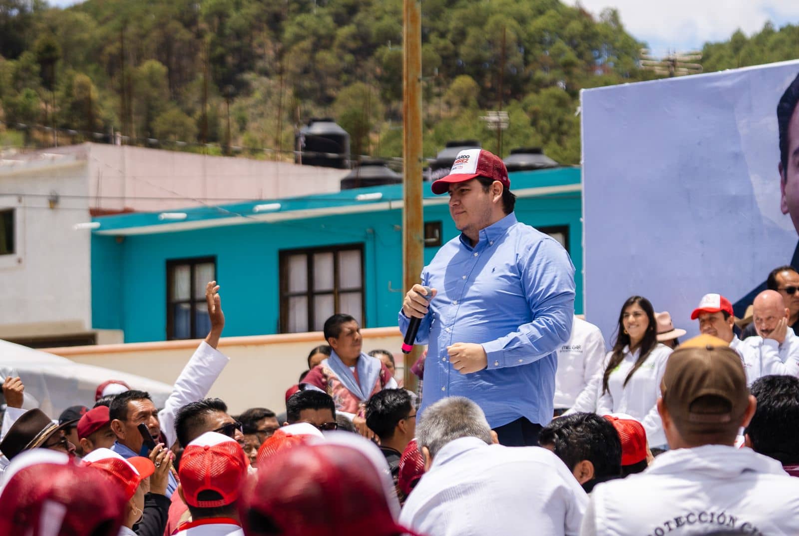 La libre democracia hoy se vive gracias a esta nueva forma de gobierno: Carlos Molina