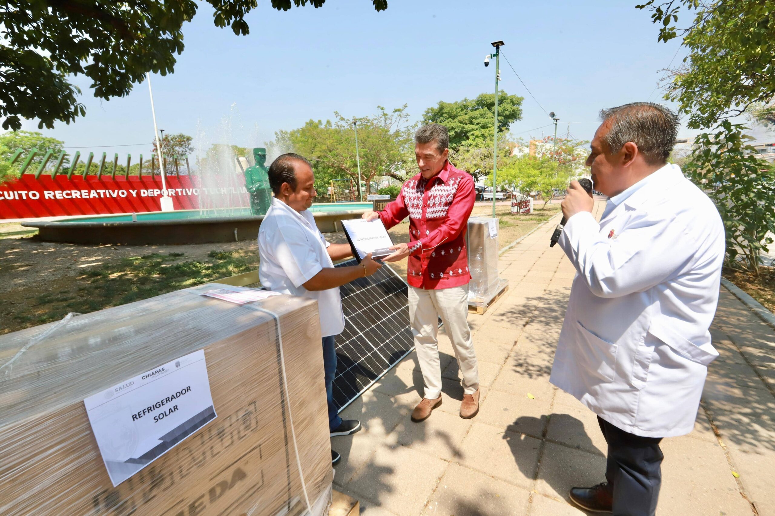 En Chiapas, entregan equipamiento para fortalecer la red de frío en unidades médicas