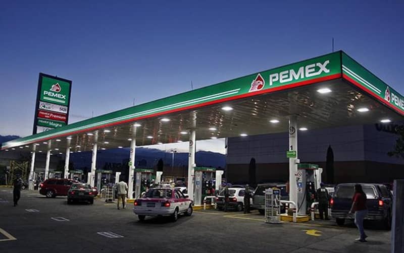 ‘Los Viagras’ y ‘Los Templarios’ fijan el precio de la gasolina en Michoacán, revelan empresarios