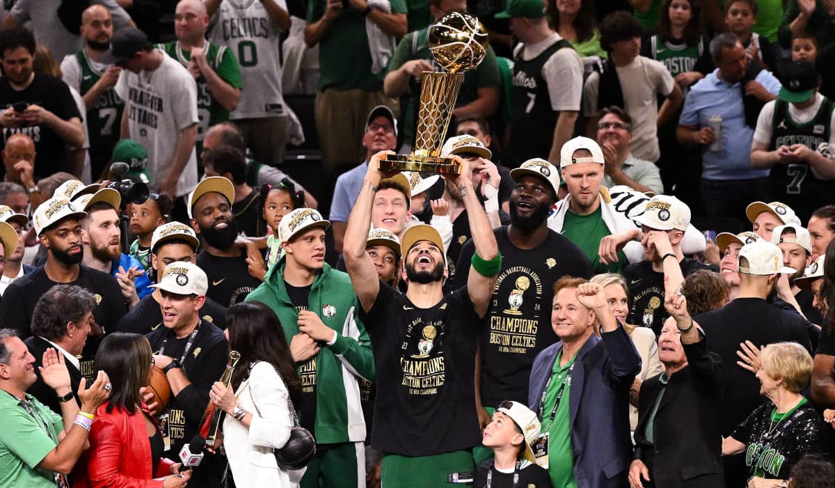 Los Red Sox homenajean a los Boston Celtics por su campeonato en la NBA