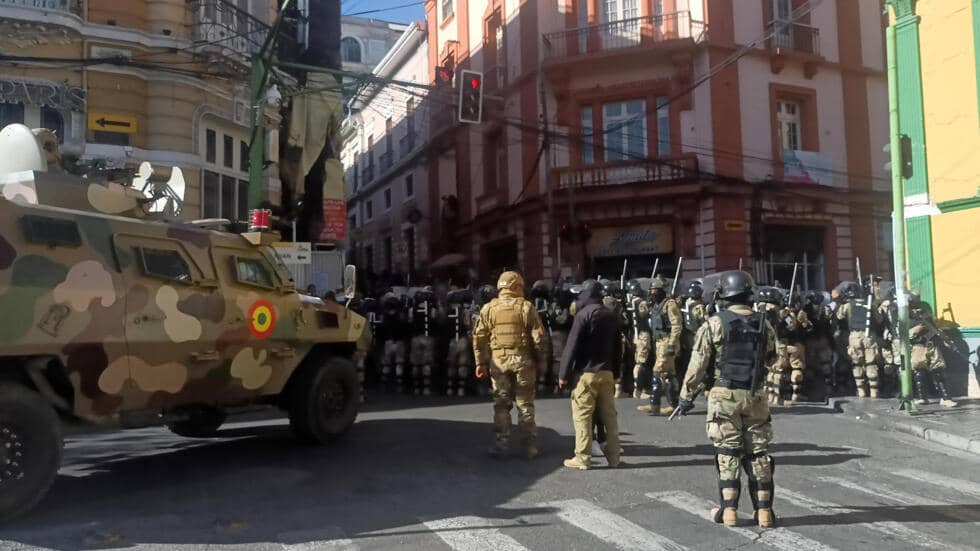 Embajada de México en Bolivia alerta a mexicanos ante “movilizaciones irregulares” de militares en La Paz