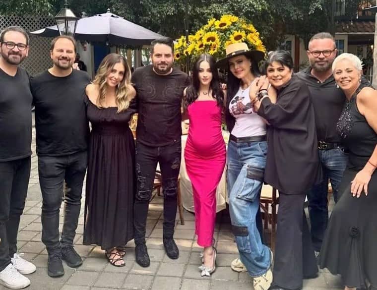 José Eduardo Derbez y Paola Dalay celebran su último baby shower