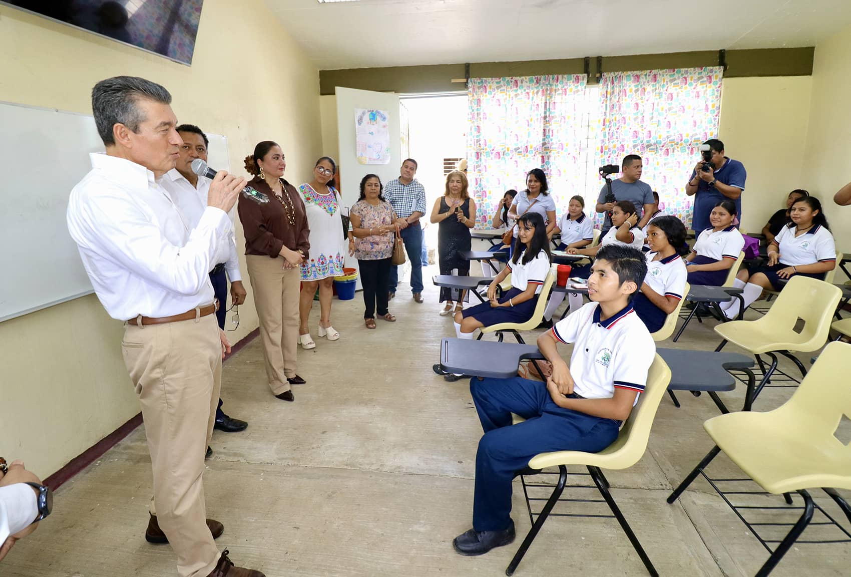 Tras años de abandono, Rutilio Escandón moderniza la Telesecundaria No. 786 “Quetzalcóatl”, de Tapachula