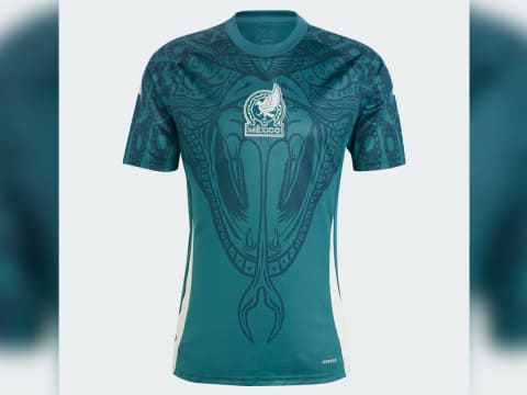 ¡Espectacular! Serpiente protagoniza nueva playera prepartido del Tri