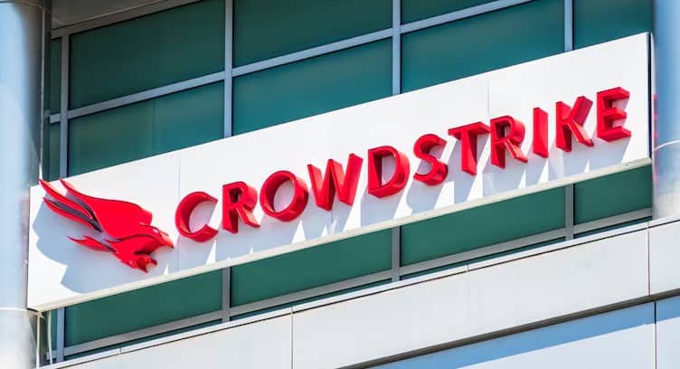 Acciones de CrowdStrike 'se apagan' por caótica caída de su sistema