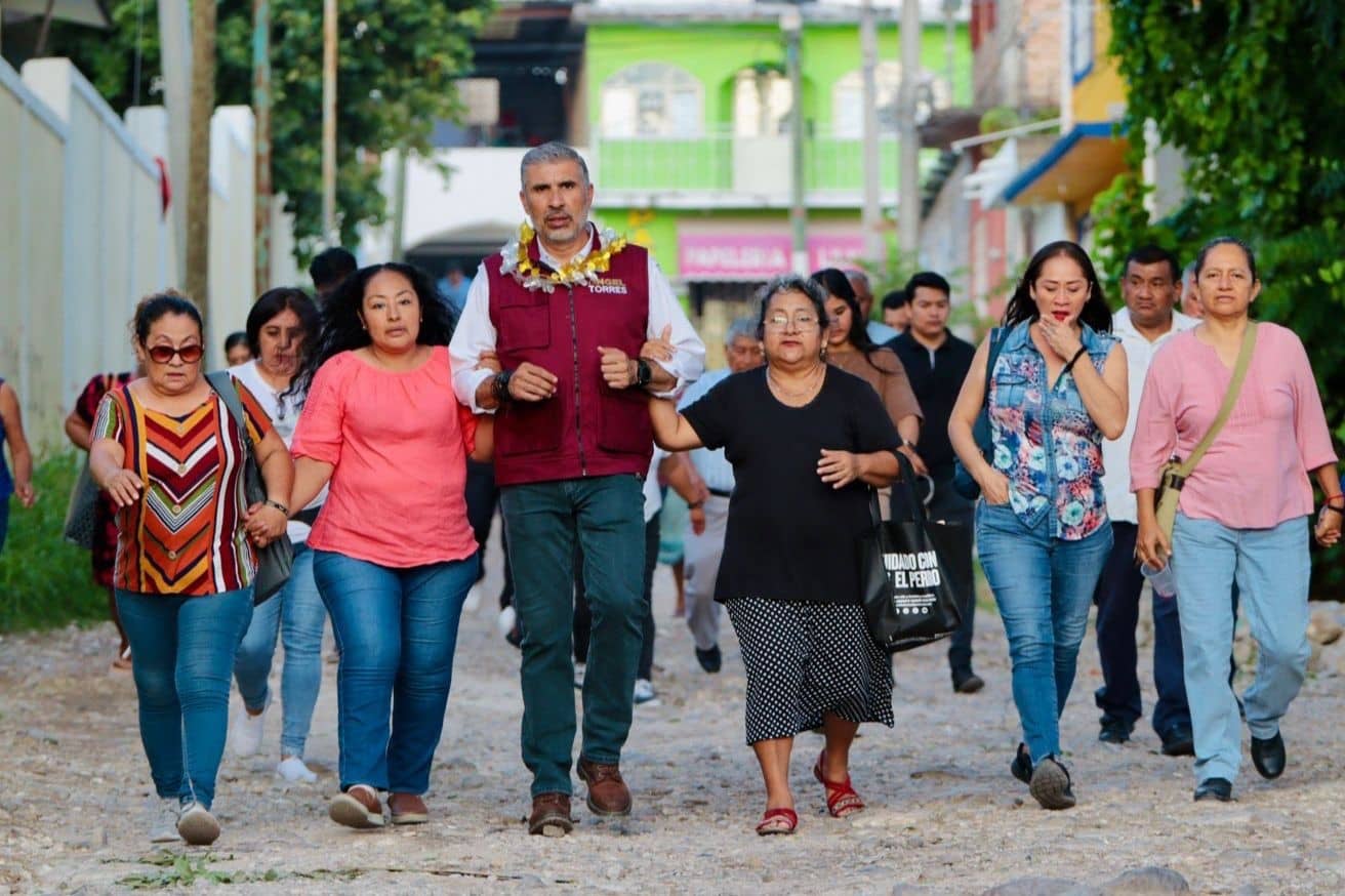 Habrá seguridad y obras de infraestructura en colonia Las Granjas: Ángel Torres