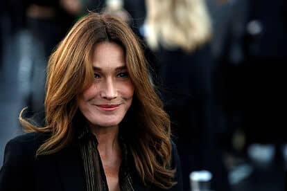 Imputan a exprimera dama francesa Carla Bruni, por 