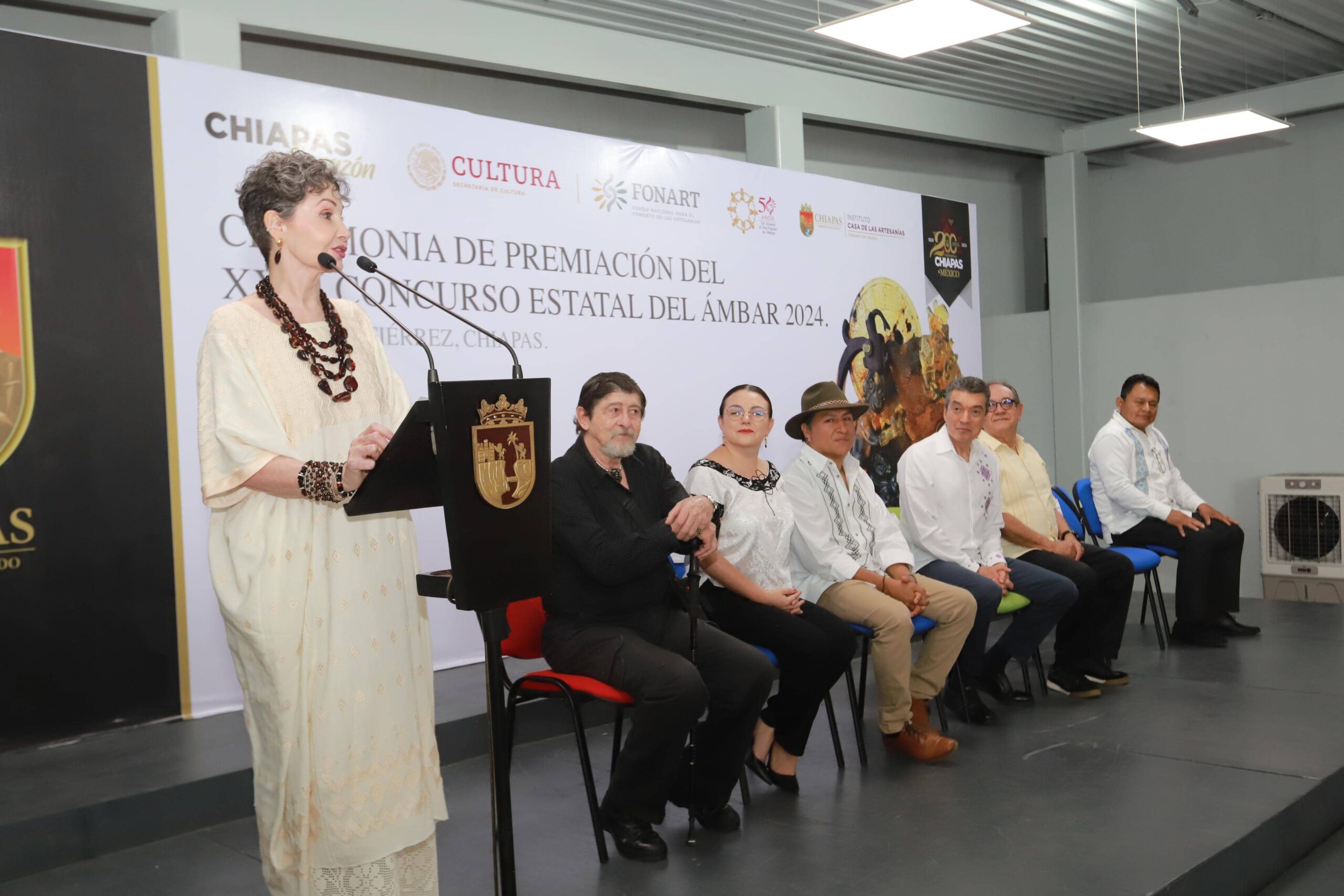 Rutilio Escandón encabeza ceremonia de premiación del XXVI Concurso Estatal del Ámbar