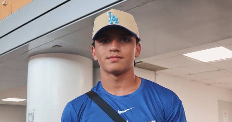 El mexicano Ezequiel Rivera firma con Dodgers… ¡A los 14 años!