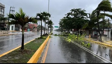 Inicia fase de auxilio en Tulum, Quintana Roo, tras el impacto del Huracán Beryl; no se reportan fallecidos