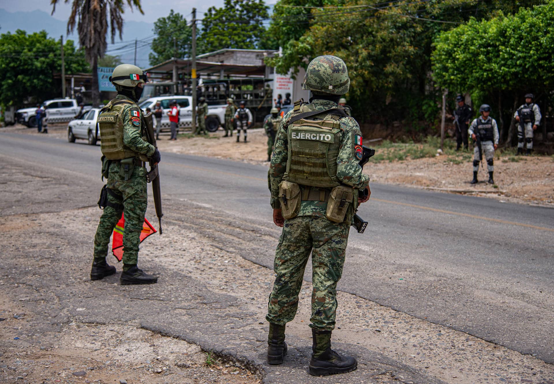 Ingresan militares a Tzanembolom, en Chiapas; siguen los disparos desde las montañas