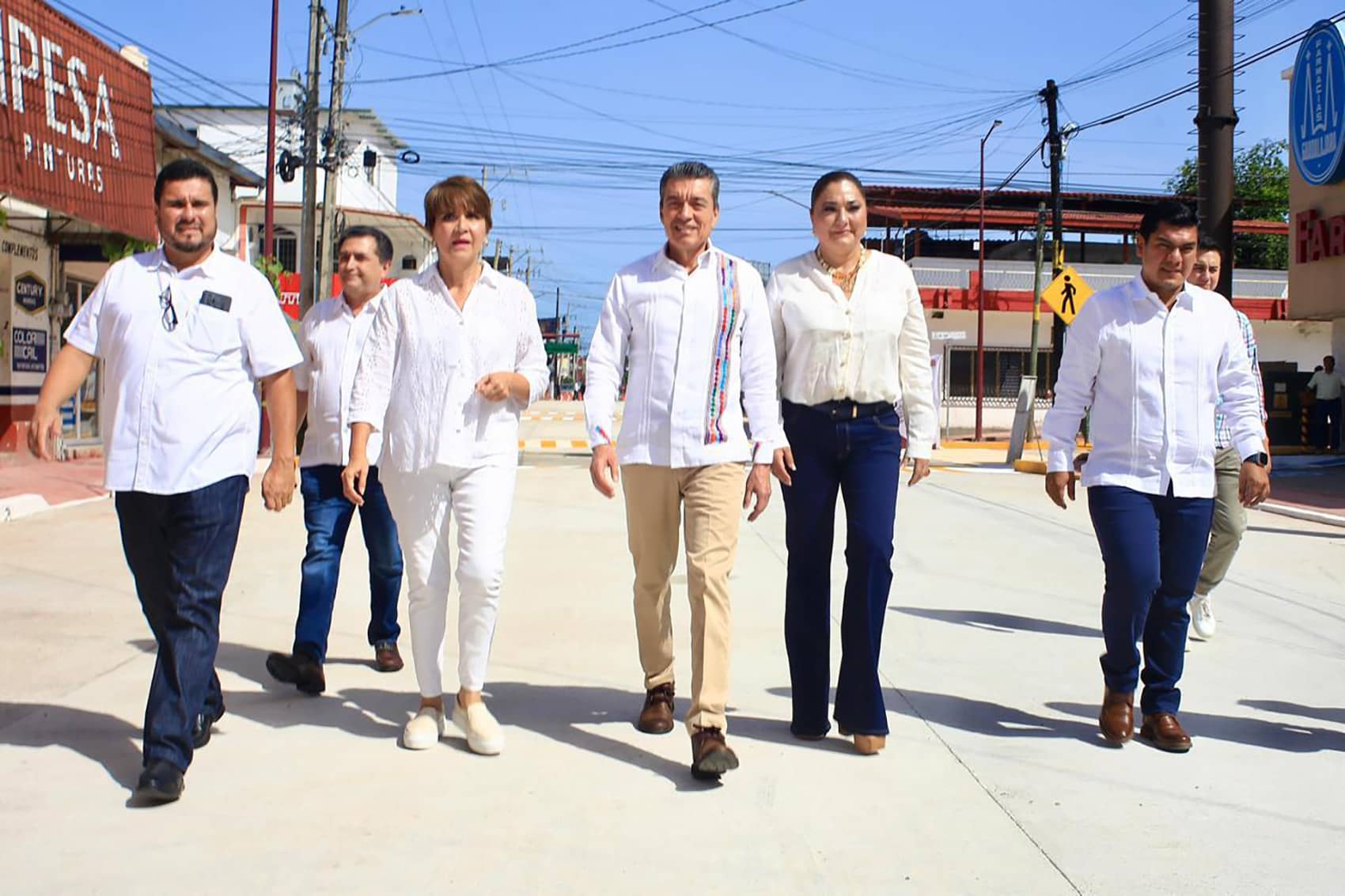 Inaugura Rutilio Escandón la pavimentación con concreto hidráulico de la calle 8ª Oriente, de Tapachula