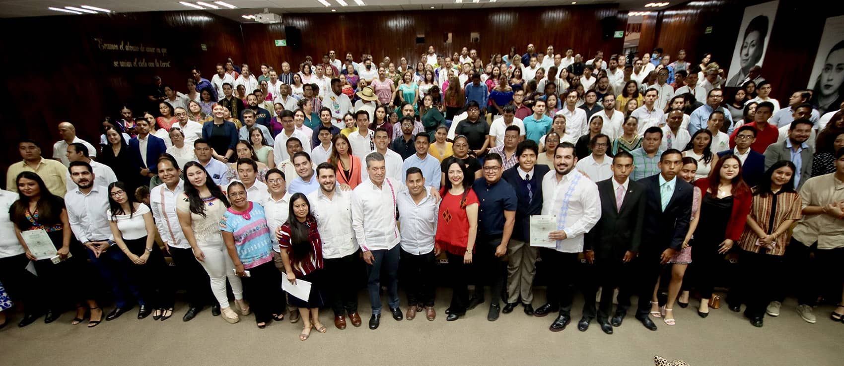 Entrega Rutilio Escandón constancias del curso “Formación en Cultura Política” a 977 jóvenes de Chiapas