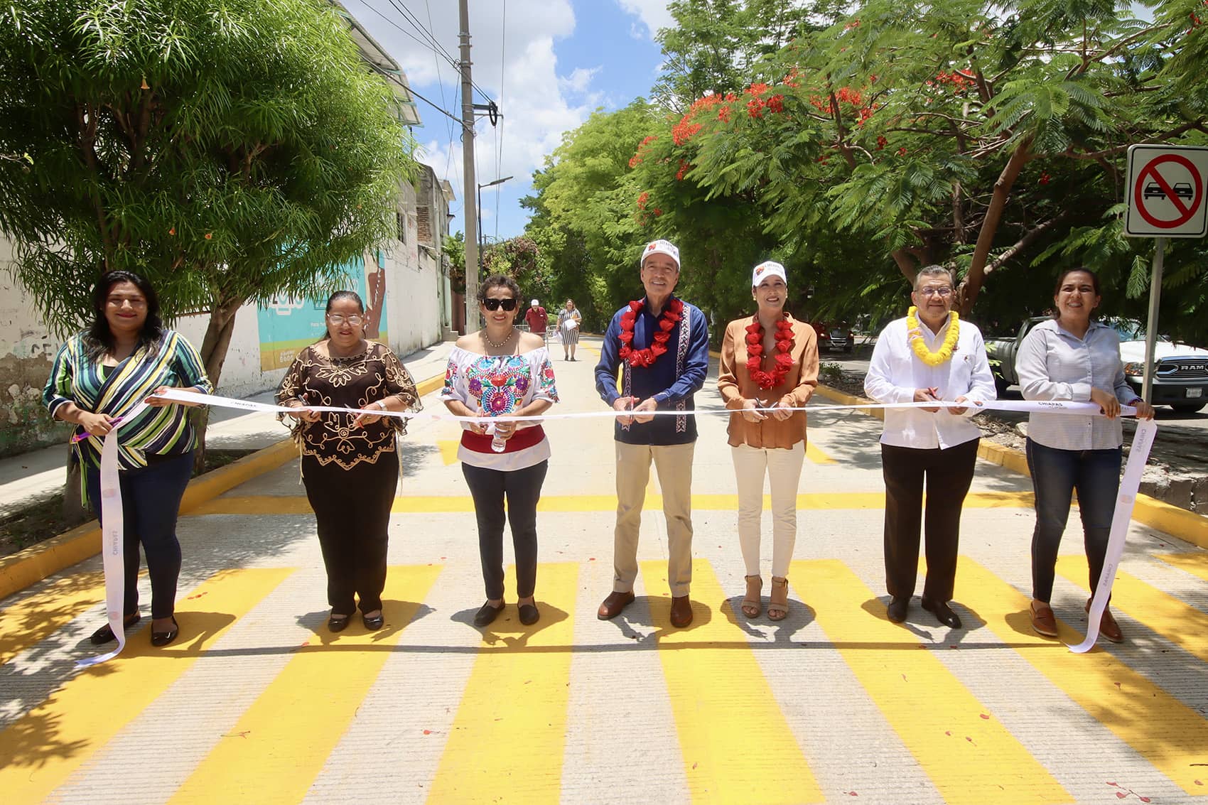 Rutilio Escandón cumple demanda añeja de habitantes de la colonia San José Yeguiste, de Tuxtla