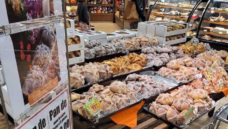 ¡Ya hay pan de muerto! En pleno julio panaderías sorprenden con dulce tradición