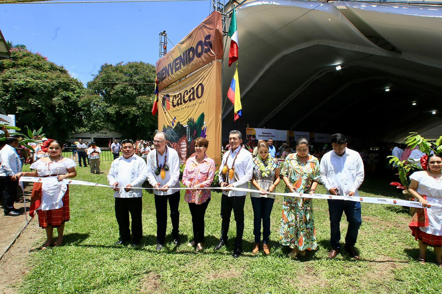 Anuncia Rutilio Escandón decreto para que festivales del cacao, café y mango ataulfo se realicen cada año