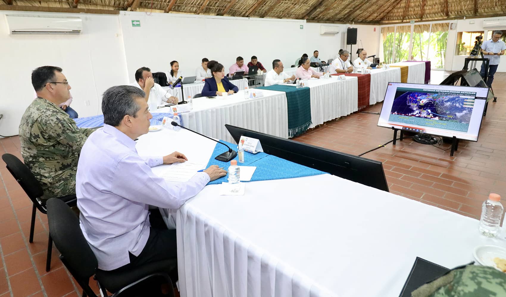 Desde 2018, las aeronaves oficiales atienden emergencias del pueblo: Rutilio Escandón