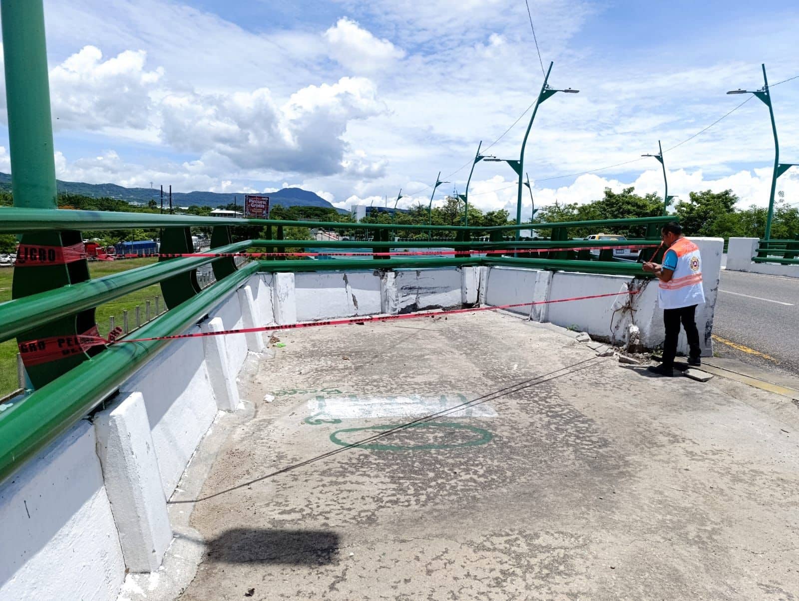 Puente vehicular del Libramiento Sur-Oriente no presenta daños en la estructura