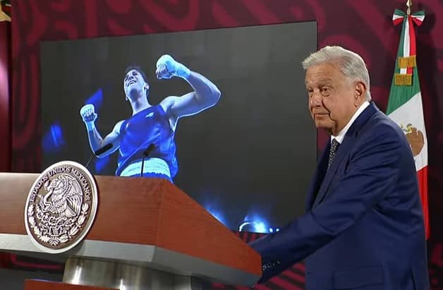 AMLO celebra que Marco Verde pasó a la final de boxeo en París 2024; confiesa que él también le ‘pega al costal’