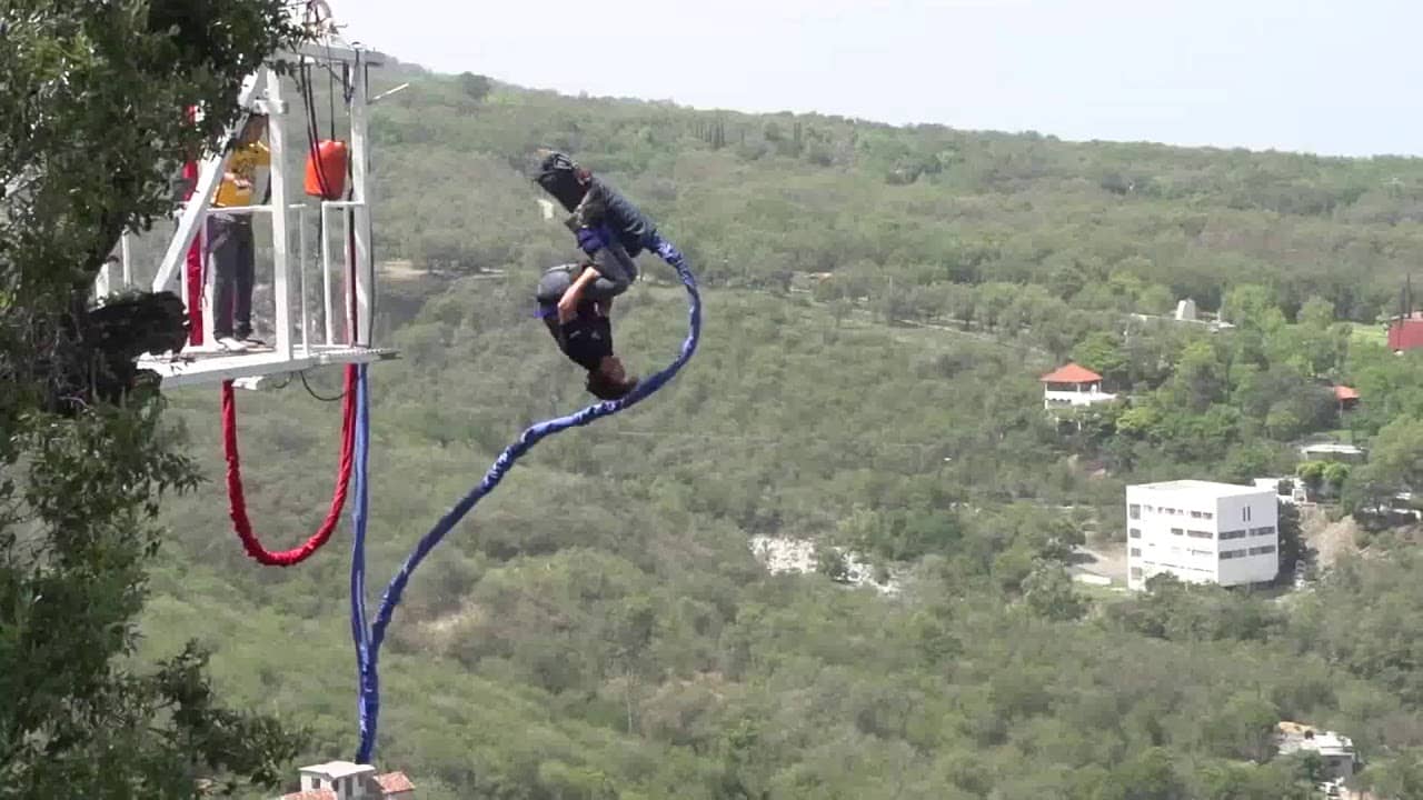 Cuánto cuesta saltar en el bungee más alto de México