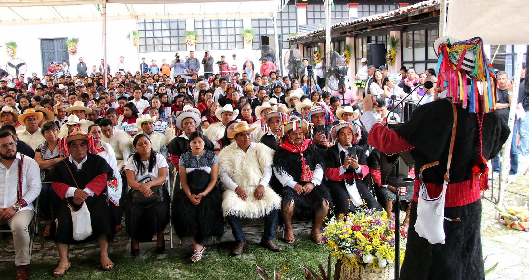 En San Cristóbal, Rutilio Escandón conmemora el Día Internacional de los Pueblos Indígenas