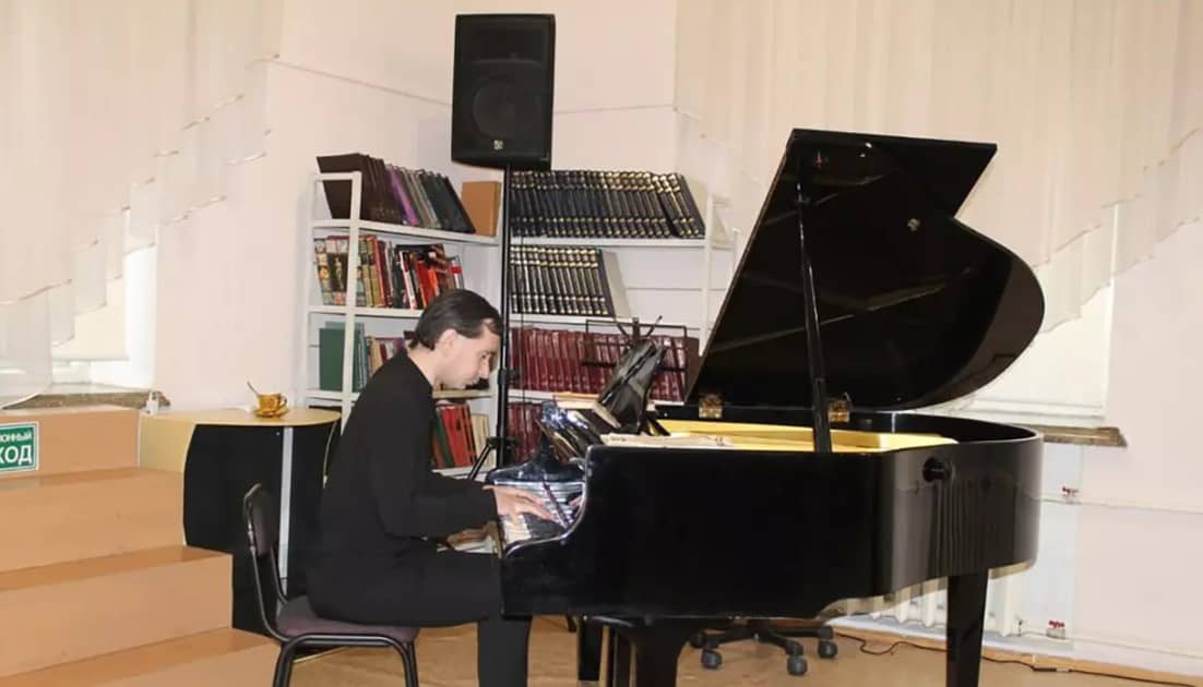 Muere en prisión pianista ruso Pavel Kushnir opositor al conflicto en Ucrania