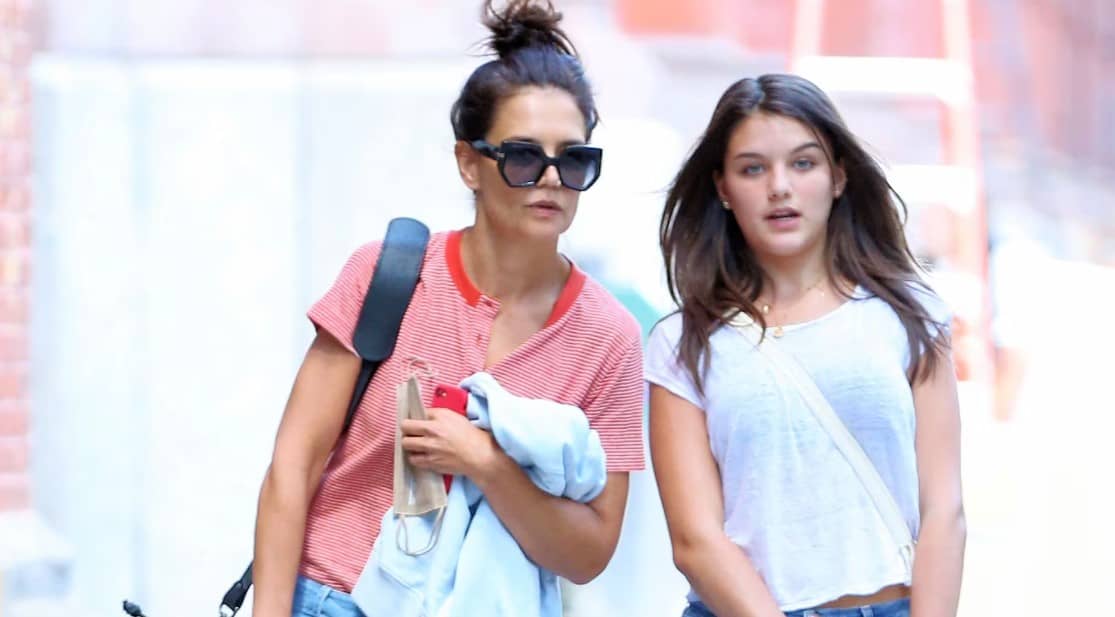 Katie Holmes reacciona firme a rumores sobre la ‘fortuna’ de su hija Suri Cruise