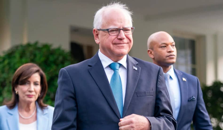 Quién es Tim Walz, el profesor y exentrenador de fútbol elegido por Kamala Harris como candidato a vicepresidente