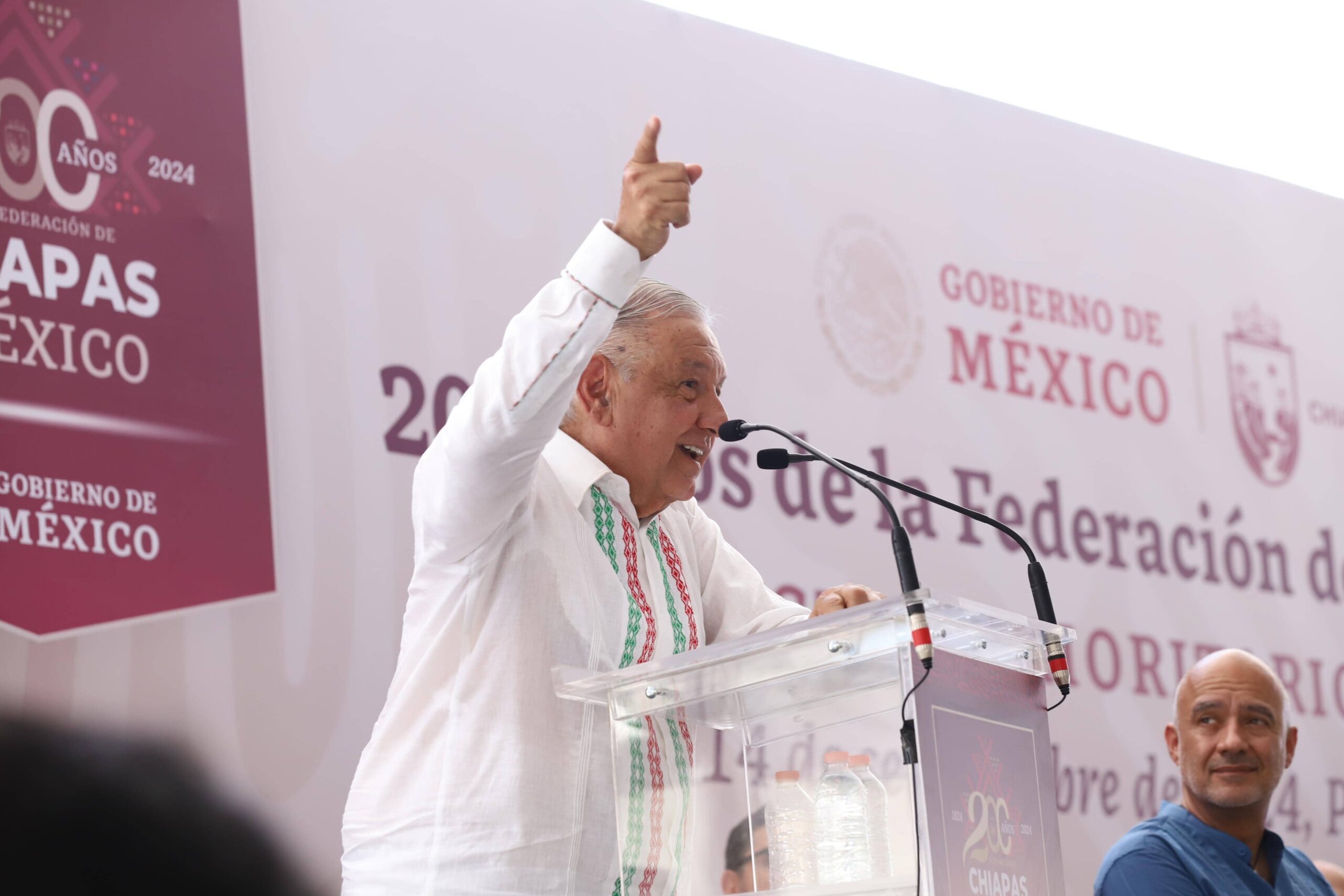 “Ahora sí hay una auténtica democracia”, asegura AMLO desde su casa Palenque