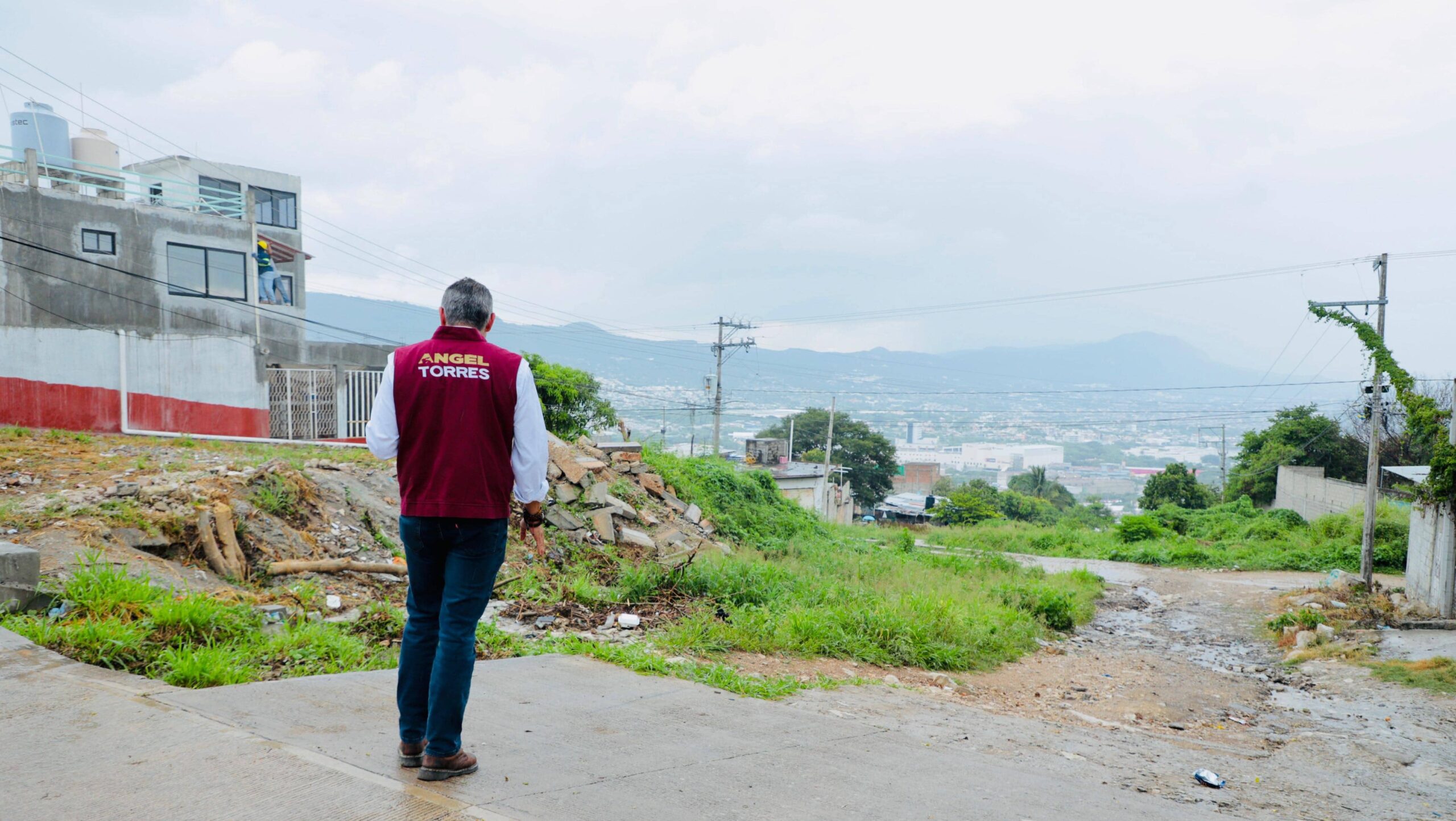 Visita Ángel Torres la colonia Dr. Gabriel Gutiérrez Zepeda