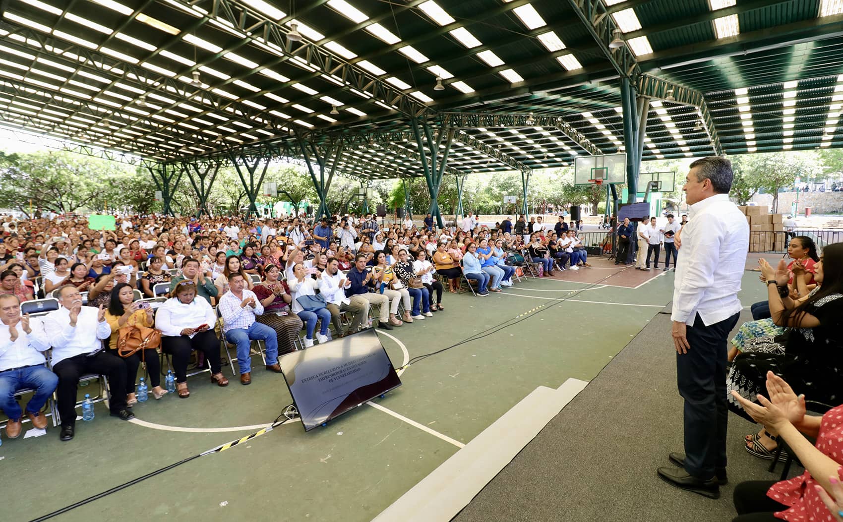 Participación de las mujeres emprendedoras ha sido clave para el progreso de Chiapas: Rutilio Escandón