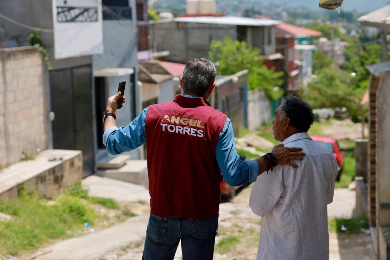 Cumpliendo la palabra en la colonia Potinaspak: Ángel Torres