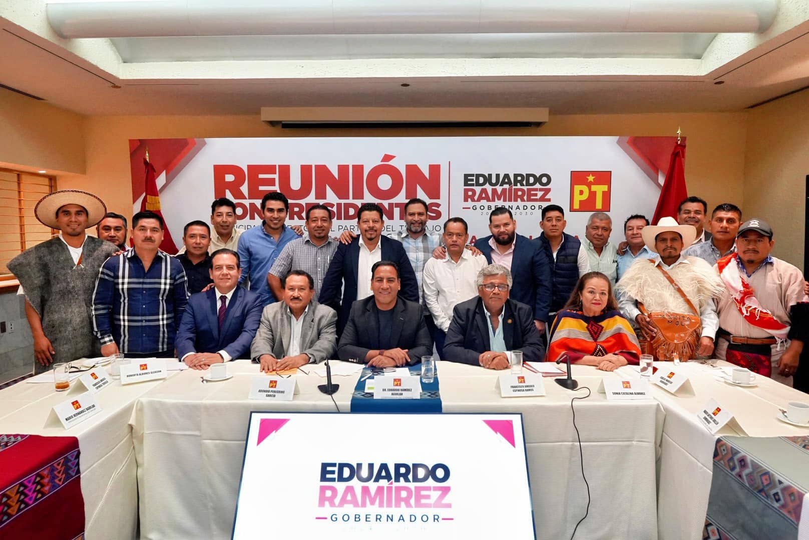 Sostiene Eduardo Ramírez reunión con alcaldes electos del PT