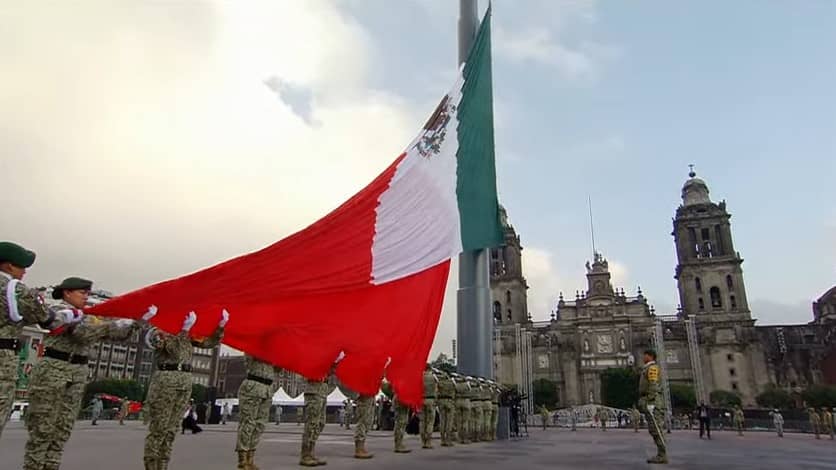 Con izamiento de bandera, recuerdan a víctimas del terremoto del 85