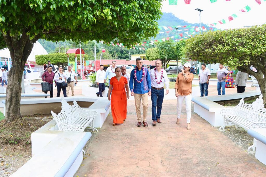 PARQUE PUBLICO EN SOLOSUCHIAPAS 2 1