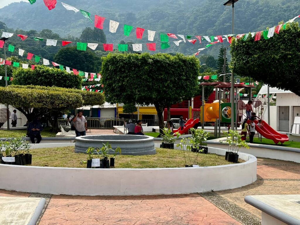 PARQUE PUBLICO EN SOLOSUCHIAPAS 3 1