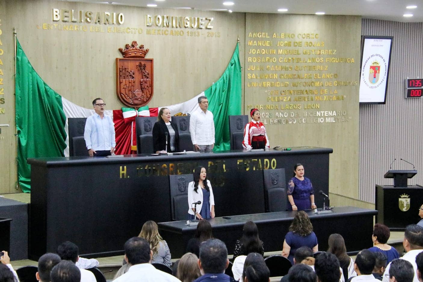 Rutilio Escandón devela inscripción del Bicentenario de la Federación de Chiapas a México en el Muro de Honor del Congreso del Estado