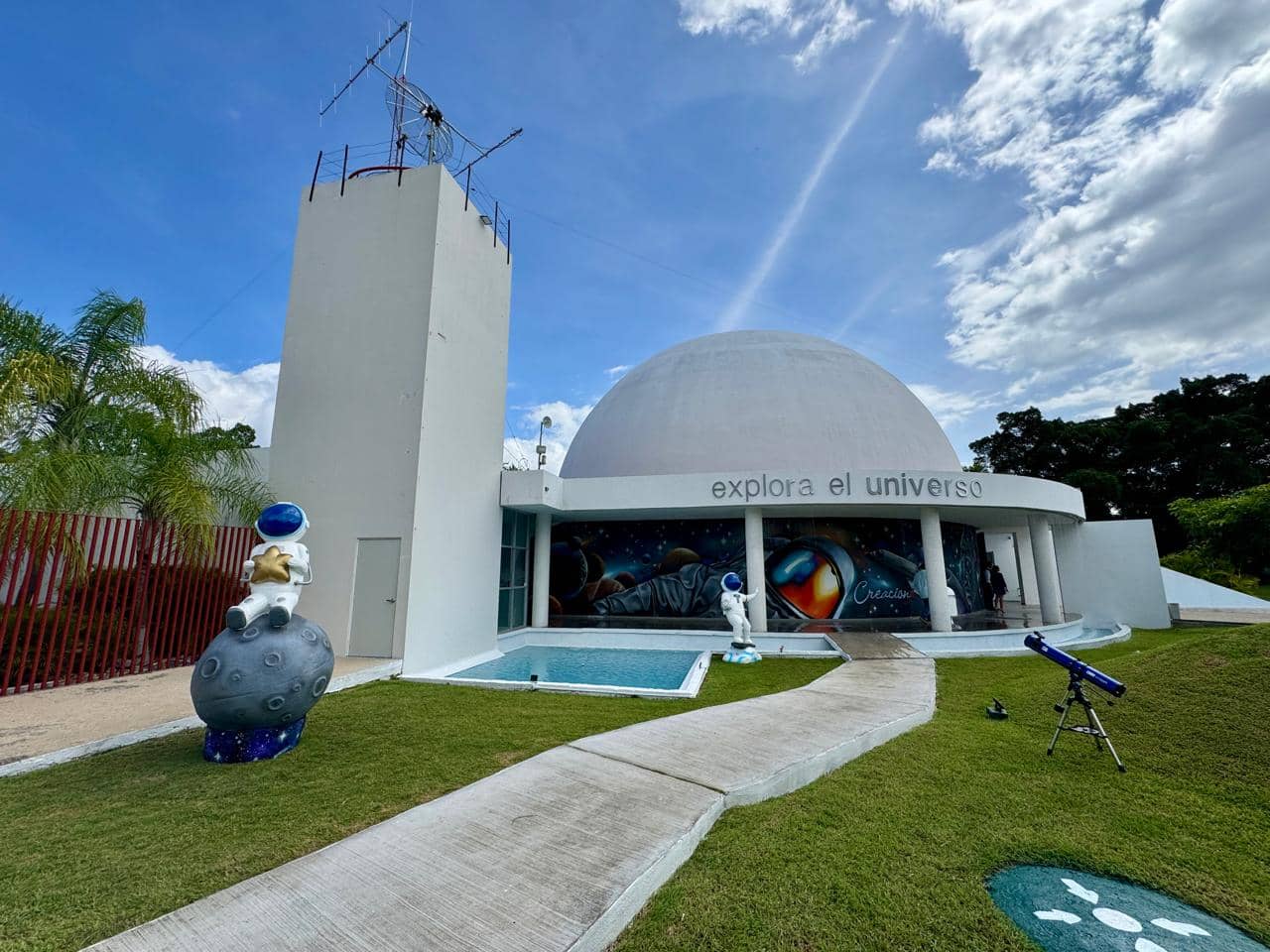 Inaugura Rutilio Escandón la Estación Terrena “Chiapas 1” y modernización del Planetario Tuxtla