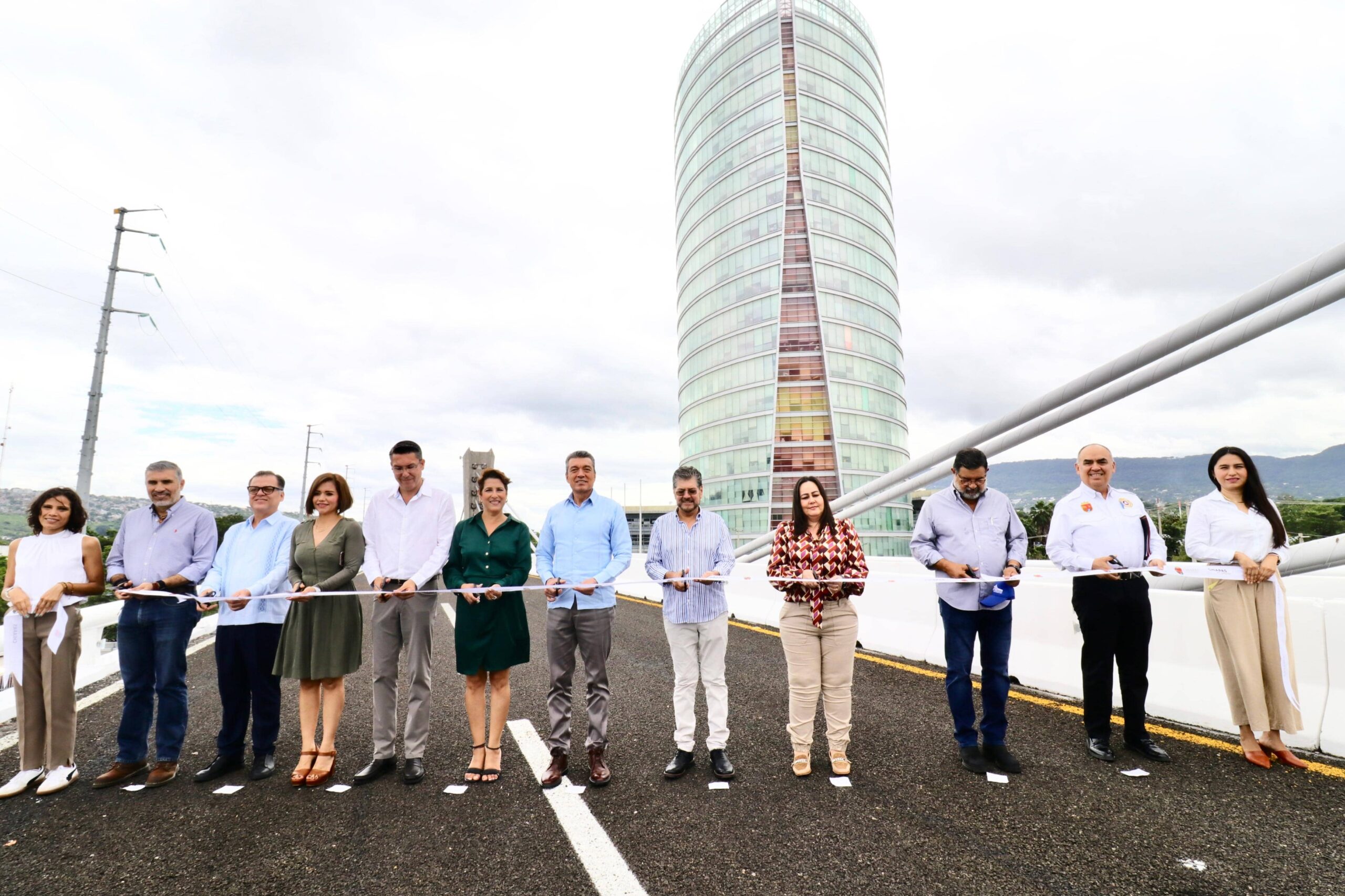 Rutilio Escandón inaugura Paso Vehicular Superior “Torre Chiapas” de Tuxtla Gutiérrez