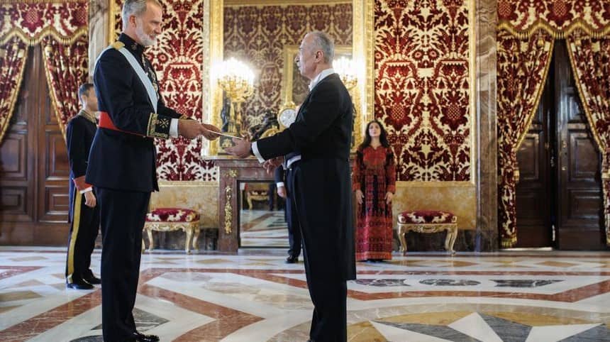 El rey de España, Felipe VI recibe por primera vez las credenciales de un embajador del Estado Palestino