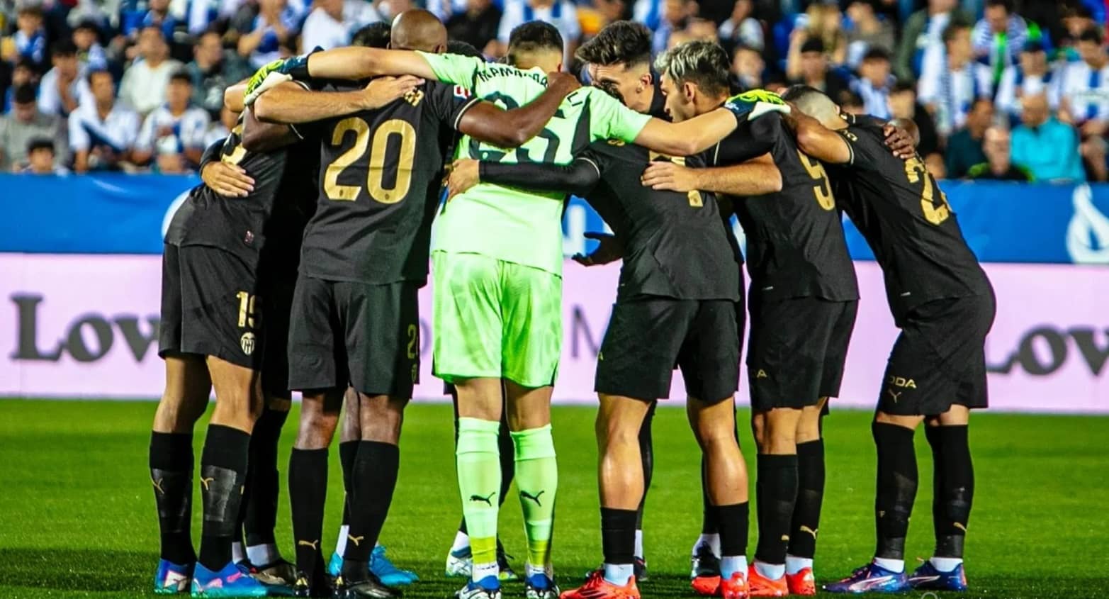 En medio de un escándalo, Valencia viajará a México para enfrentar al Tricolor