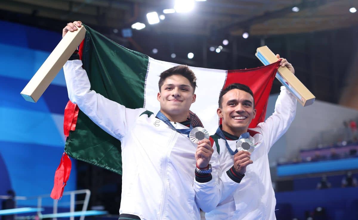 Osmar Olvera y Juan Celaya apoyan a clavadista mexicano para que acuda a Mundial