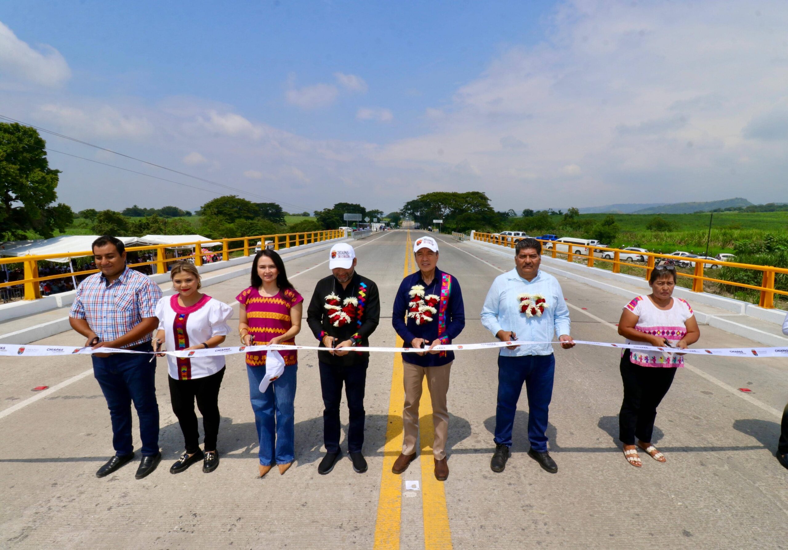 En Venustiano Carranza, Rutilio Escandón inaugura puente vehicular en beneficio de 23 mil habitantes