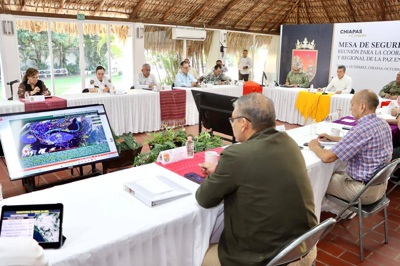 Rutilio Escandón felicita y reconoce a la Universidad Autónoma de Chiapas por su 50 aniversario