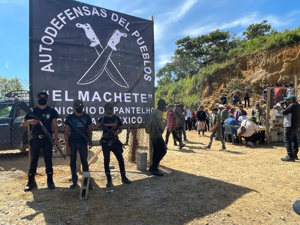 Grupo de autodefensas "El Machete" retira protestas en Tuxtla Gutiérrez; Congreso de Chiapas no reconoce su concejo municipal